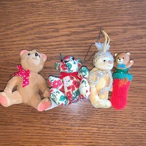 Lot of 4 small Christmas bear ornaments‎